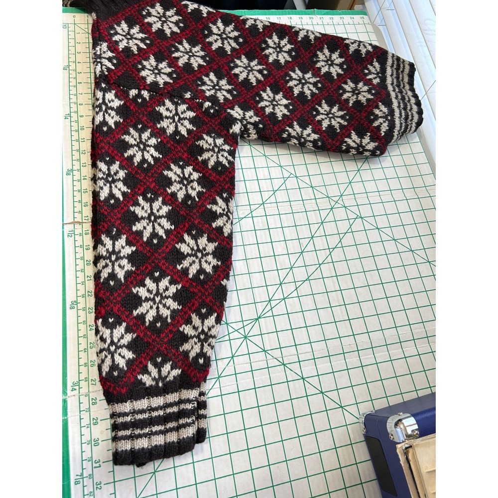 J.Crew XL Vintage Wool Fair Isle Snowflake Turtleneck Sweater Black Red Winter - Picture 7 of 10